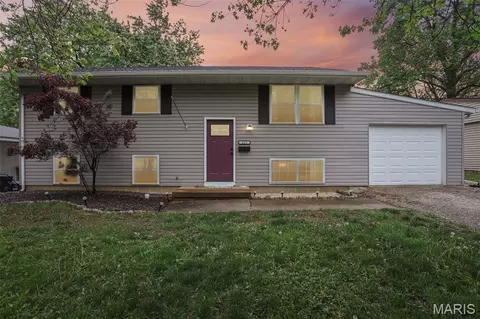 613 W Jefferson St, O'fallon, IL 62269