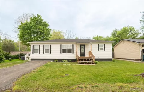 101 Hopkins Dr, Bloomfield, MO 63825