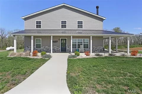 8131 Alhambra Rd, New Douglas, IL 62074