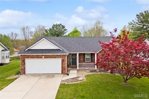 712 Slippery Rock Dr, Edwardsville, IL 62025