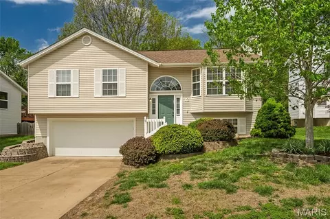 12 Red Cedar Ct, Saint Charles, MO 63303
