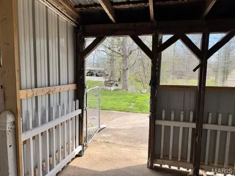 Exterior - 914 S Walnut St, Gerald, MO 63037 photo 4 of 10