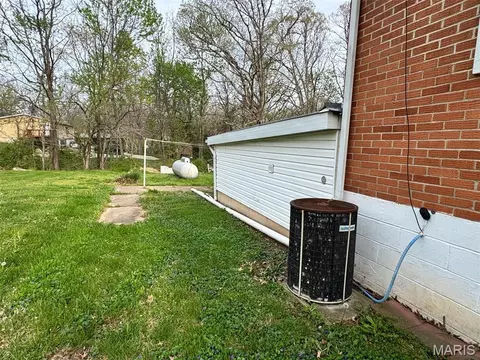 Exterior - 914 S Walnut St, Gerald, MO 63037 photo 10 of 10