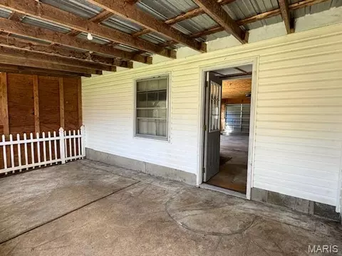 Exterior - 914 S Walnut St, Gerald, MO 63037 photo 5 of 10