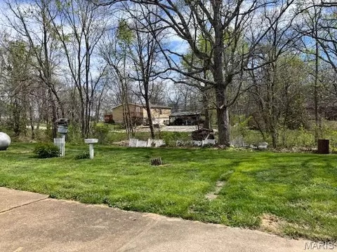 Exterior - 914 S Walnut St, Gerald, MO 63037 photo 7 of 10