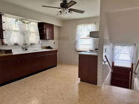 Other - 914 S Walnut St, Gerald, MO 63037 photo 2 of 17