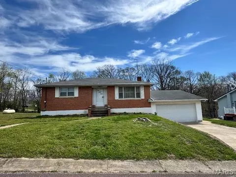 914 S Walnut St, Gerald, MO 63037