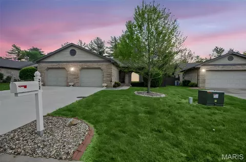 322 Hickory Bnd, Belleville, IL 62223