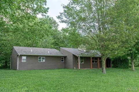 474 Dunvegan Ln, Burfordville, MO 63739