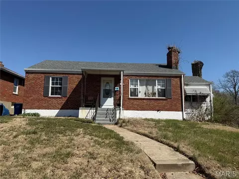 6911 Willow Wood Dr, Saint Louis, MO 63121