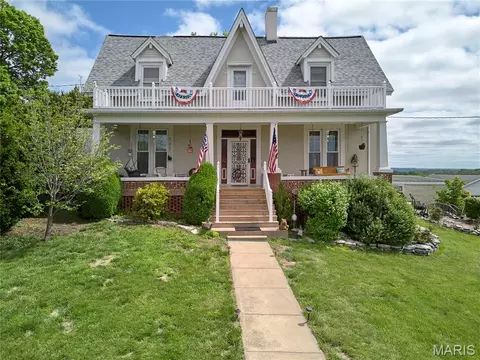 403 N Main St, Louisiana, MO 63353