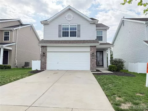 3424 Charlestowne Crossing Dr, Saint Charles, MO 63301