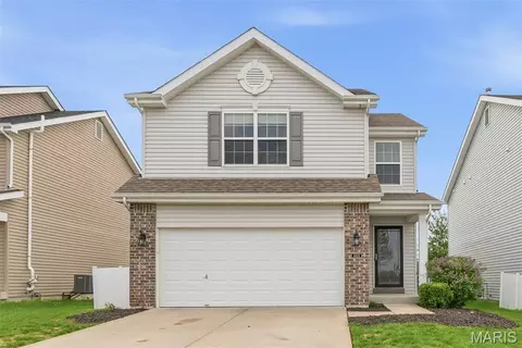 3424 Charlestowne Crossing Dr, Saint Charles, MO 63301