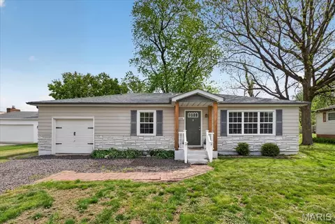 108 Alice Dr, O'fallon, IL 62269