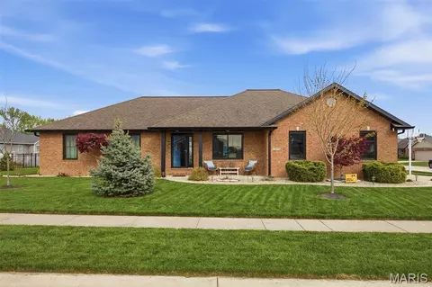 13976 Lincoln Dr, Breese, IL 62230