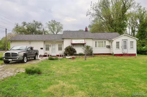 169 Homeside Dr, Alorton, IL 62207