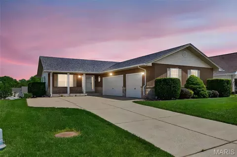8 Meramec Shores Ct, O'fallon, MO 63366