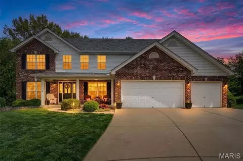 4 Windbriar Ct, Saint Peters, MO 63376