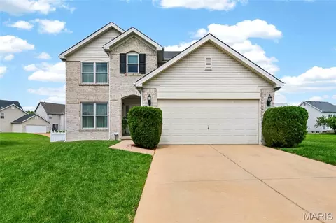 19 Jost Manor Ct, Florissant, MO 63034