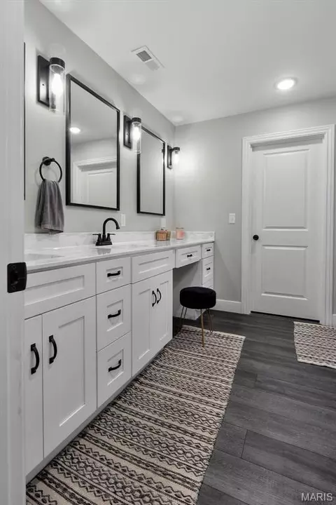 Bath - 214 Gladiola St, Jackson, MO 63755 photo 1 of 3