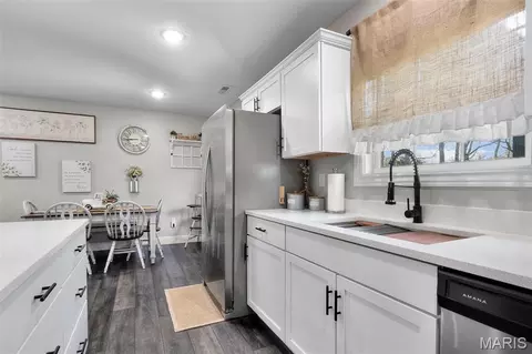 Kitchen - 214 Gladiola St, Jackson, MO 63755 photo 3 of 3