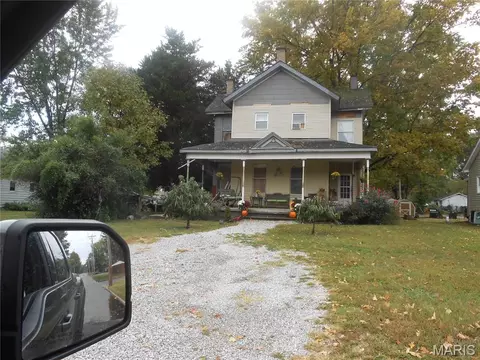 515 E Cole St, Du Quoin, IL 62832
