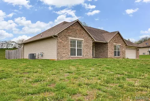Exterior - 330 Briar Crest Dr, Jackson, MO 63755 photo 2 of 7