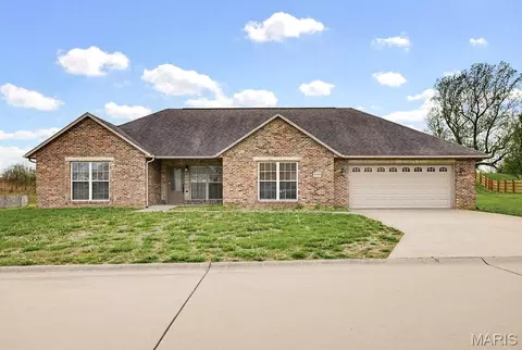 330 Briar Crest Dr, Jackson, MO 63755