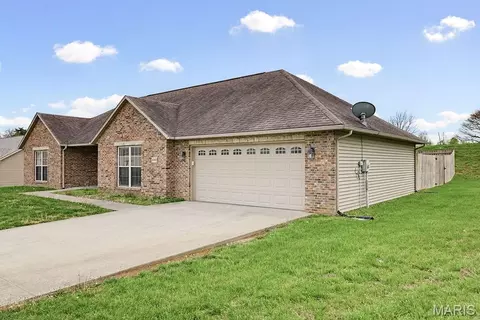 Exterior - 330 Briar Crest Dr, Jackson, MO 63755 photo 3 of 7