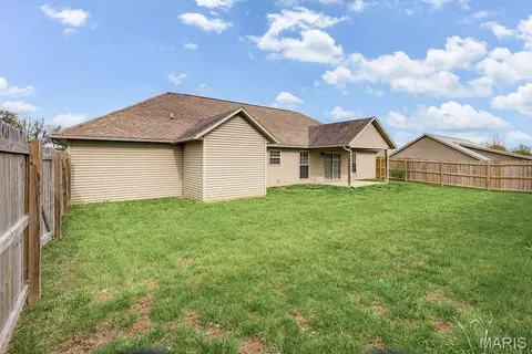 Exterior - 330 Briar Crest Dr, Jackson, MO 63755 photo 5 of 7