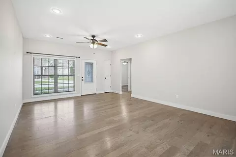 Living - 330 Briar Crest Dr, Jackson, MO 63755 photo 4 of 4