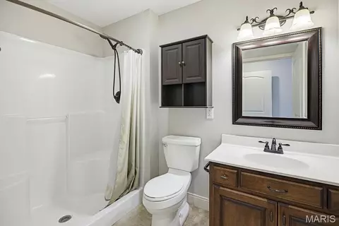 Bath - 330 Briar Crest Dr, Jackson, MO 63755 photo 2 of 3
