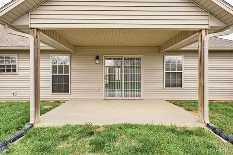 Exterior - 330 Briar Crest Dr, Jackson, MO 63755 photo 6 of 7