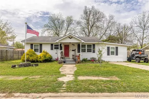 313 W Pine St, East Prairie, MO 63845