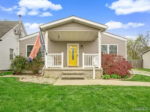 402 S Elizabeth St, New Athens, IL 62264