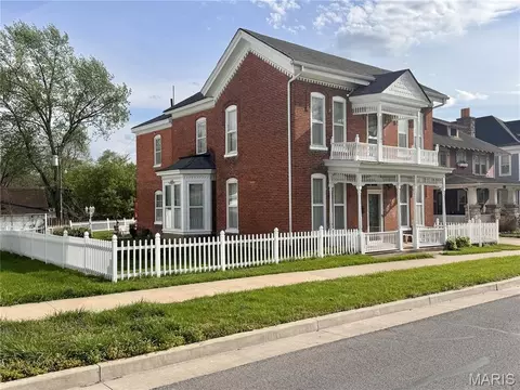 1106 Georgia St, Louisiana, MO 63353