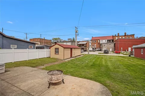 Exterior - 117 E 5th St, Hermann, MO 65041 photo 4 of 10
