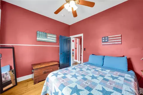 Bedroom - 117 E 5th St, Hermann, MO 65041 photo 5 of 11