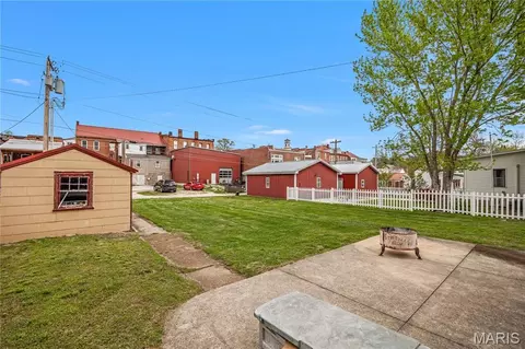Exterior - 117 E 5th St, Hermann, MO 65041 photo 5 of 10