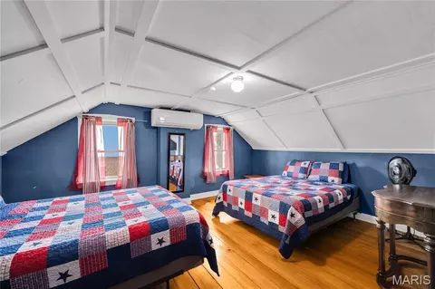 Bedroom - 117 E 5th St, Hermann, MO 65041 photo 9 of 11