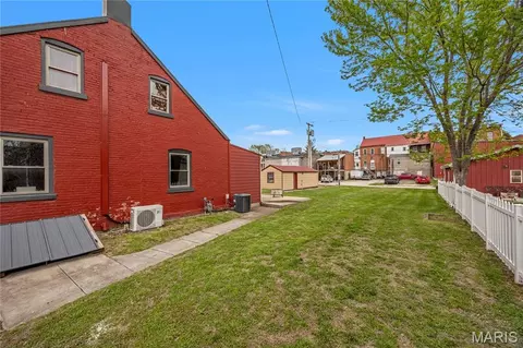 Exterior - 117 E 5th St, Hermann, MO 65041 photo 3 of 10