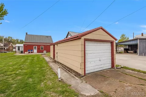 Exterior - 117 E 5th St, Hermann, MO 65041 photo 8 of 10