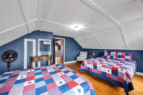 Bedroom - 117 E 5th St, Hermann, MO 65041 photo 10 of 11