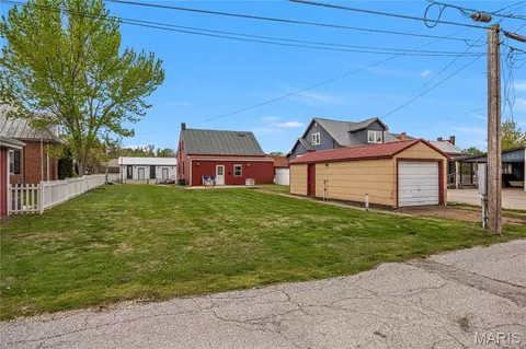 Exterior - 117 E 5th St, Hermann, MO 65041 photo 6 of 10