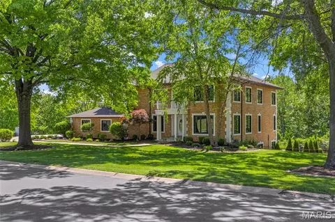 54 Bogey Estates Dr, Saint Charles, MO 63303