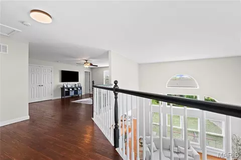 Entry Way - 1035 Sable Ln, Arnold, MO 63010 photo 12 of 16