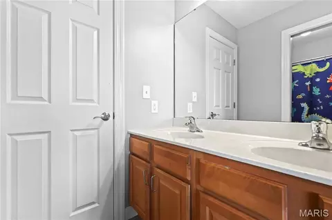 Bath - 1035 Sable Ln, Arnold, MO 63010 photo 10 of 13