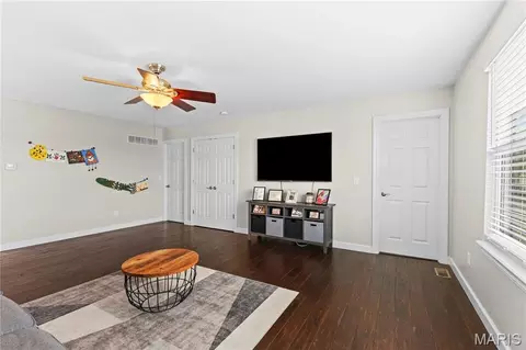Entry Way - 1035 Sable Ln, Arnold, MO 63010 photo 13 of 16
