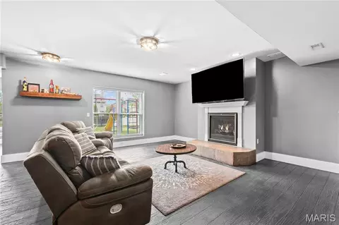 Living - 1035 Sable Ln, Arnold, MO 63010 photo 2 of 3