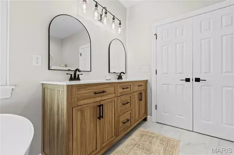 Bath - 1035 Sable Ln, Arnold, MO 63010 photo 7 of 13